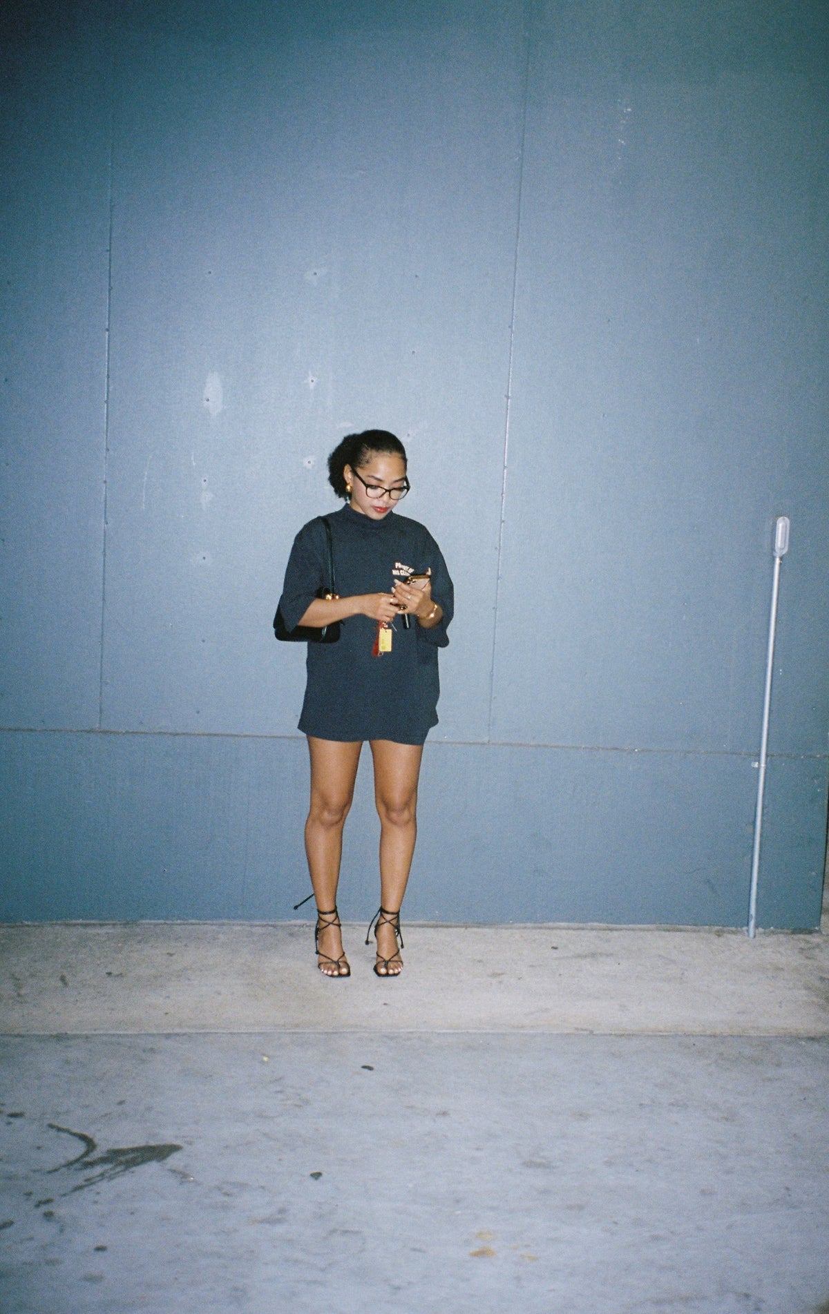 MODEL IS 4'11 WEARING A MEDIUM